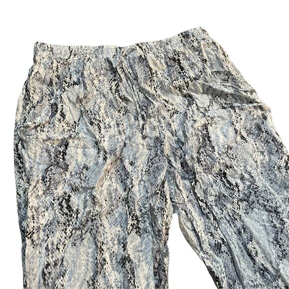 Olivaceous snake print flowy pants - Picture 2 of 4